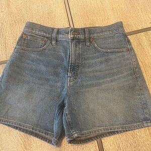 Madewell The Perfect Vintage Mid-Length Jean Short in Grennan Wash - Size 28